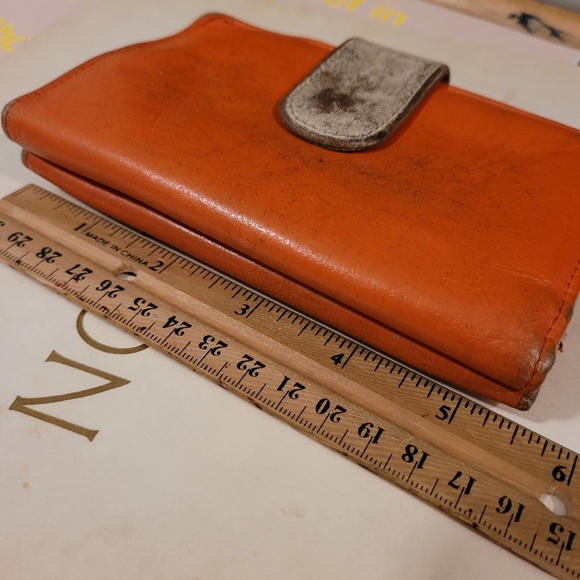 VTG Lloyd Baker London leather orange cream wallet - Picture 14 of 16